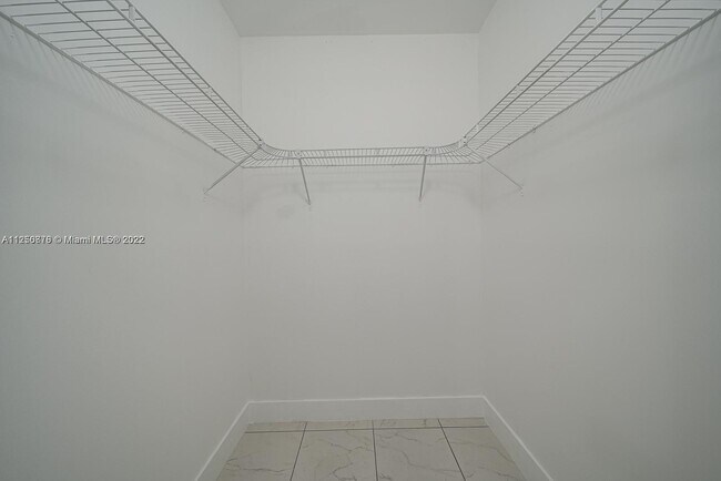 Building Photo - 14709 NE 7th Ave