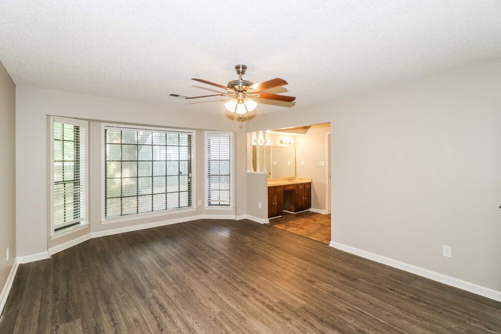 Building Photo - 6708 Henredon Dr