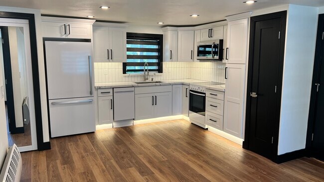 Building Photo - 39 S 275th Pl