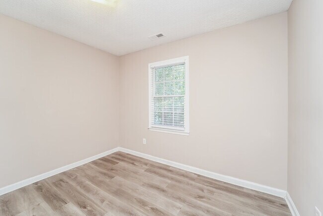 Building Photo - 3226 Burkston Rd