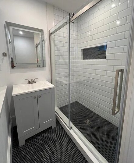 Building Photo - 51 Custer St