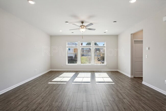 Building Photo - 1604 Halbrook Pl SW