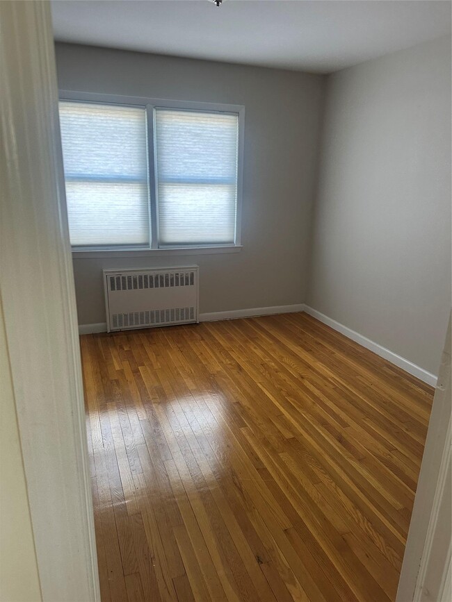 Building Photo - 560 Rockaway Ave