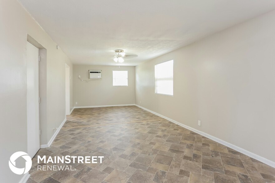 Building Photo - 4653 Haldis Ave