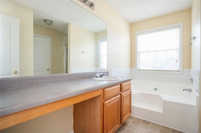 Building Photo - 11517 Haleigh St