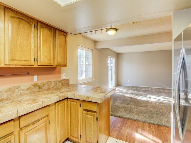 Building Photo - 854 S Rifle Way