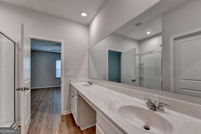 Building Photo - 175 Grey Falcon Ave