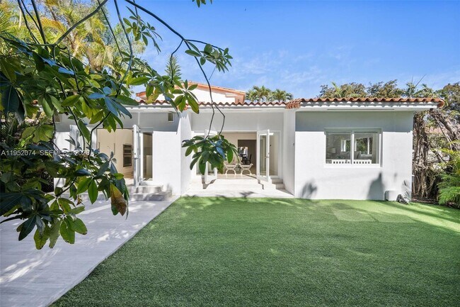 Building Photo - 1430 Baracoa Ave