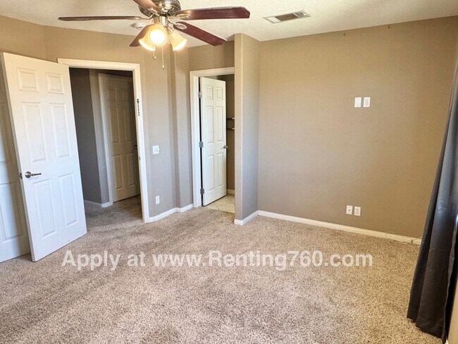 Building Photo - Modern 4 Bedroom 2 Bathroom Home