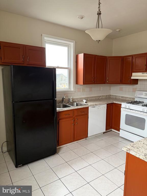 Building Photo - 3812 W Cold Spring Ln