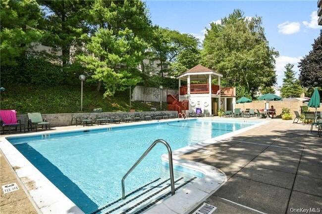 Building Photo - 25 Rockledge Ave