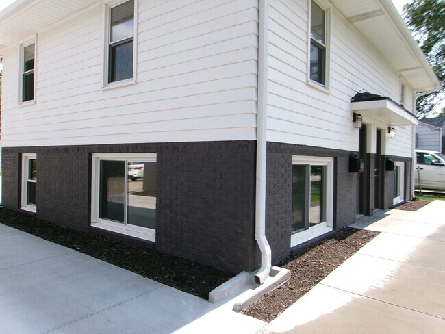 Building Photo - 3444 N 48th St