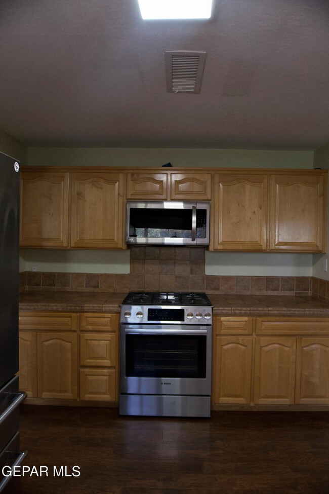 Building Photo - 9401 Pavo Ln