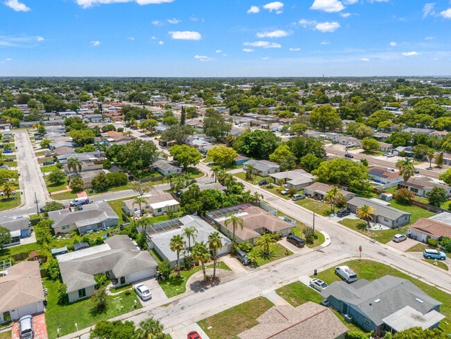 Building Photo - 7240 Westwind Dr