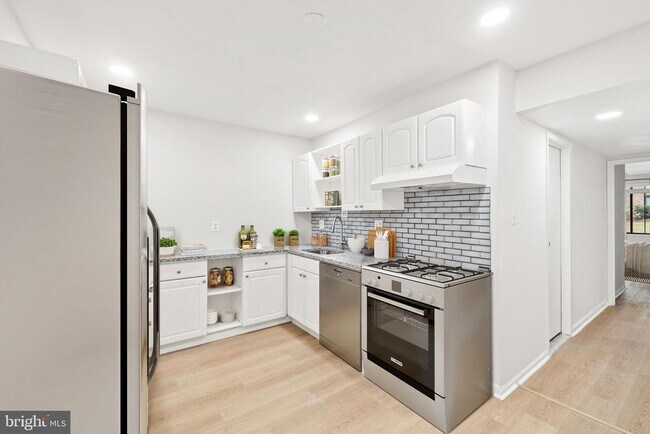 Building Photo - 9812 Kingsbridge Dr