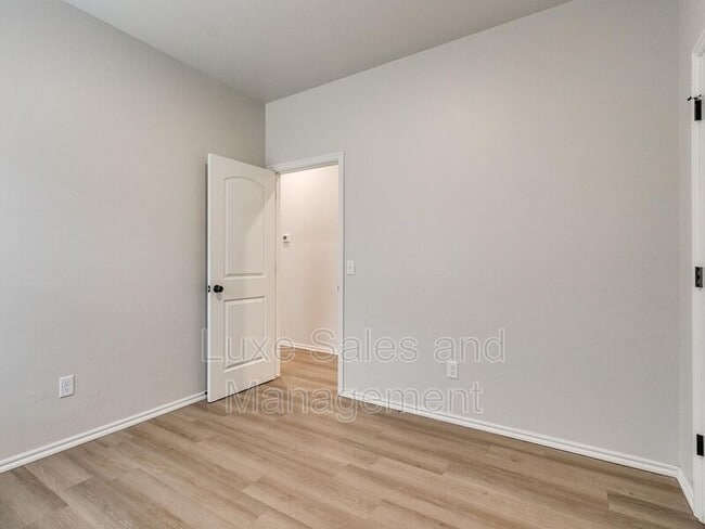 Building Photo - 10601 Lawson Ln