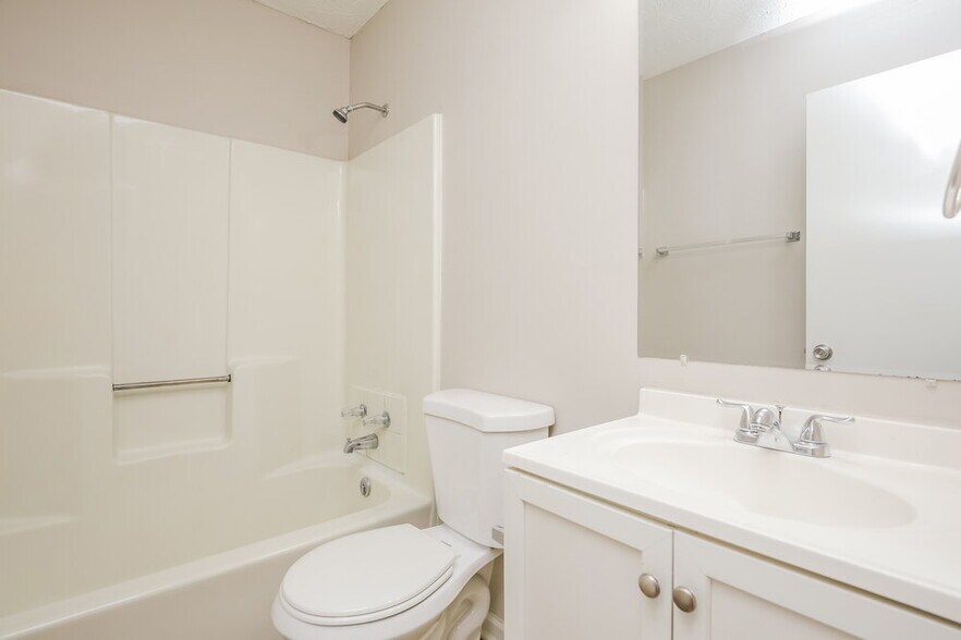 Building Photo - 3560 Satellite Blvd