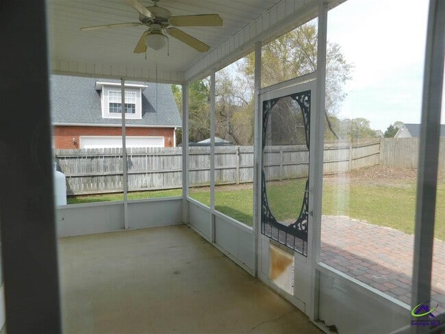 Building Photo - 714 Bay Laurel Cir