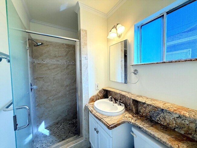 Building Photo - 17535-17537 Baltar Street