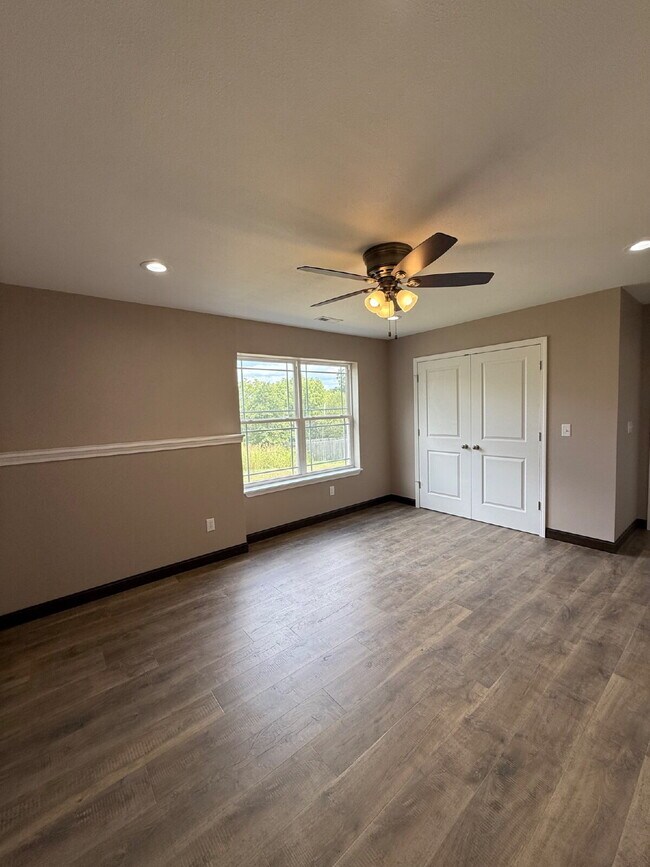 Building Photo - 4BR Basement Home