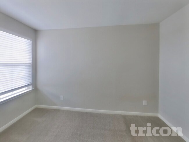 Building Photo - 2902 Hypatia Meadow