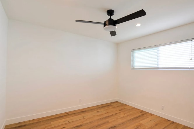 Building Photo - 223 Avenida de la Grulla