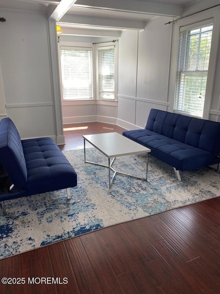 Building Photo - 327 Roosevelt Ave