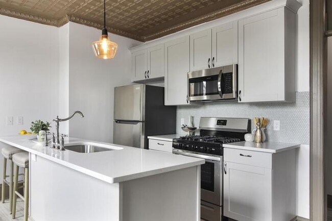 Building Photo - 102 Florida St