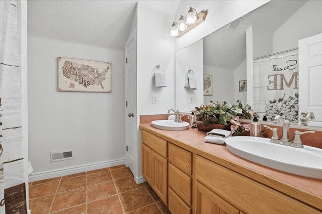 Building Photo - 1603 N 29th St