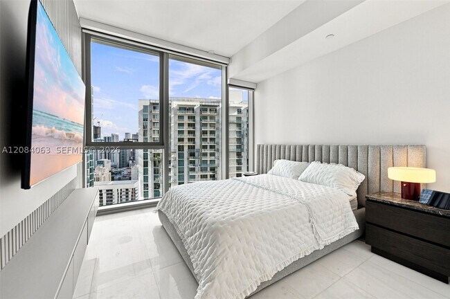 Building Photo - 300 Biscayne Blvd