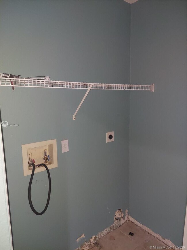 Building Photo - 7991 NW 44th Ct