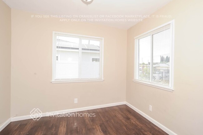 Building Photo - 11063 Kittridge St