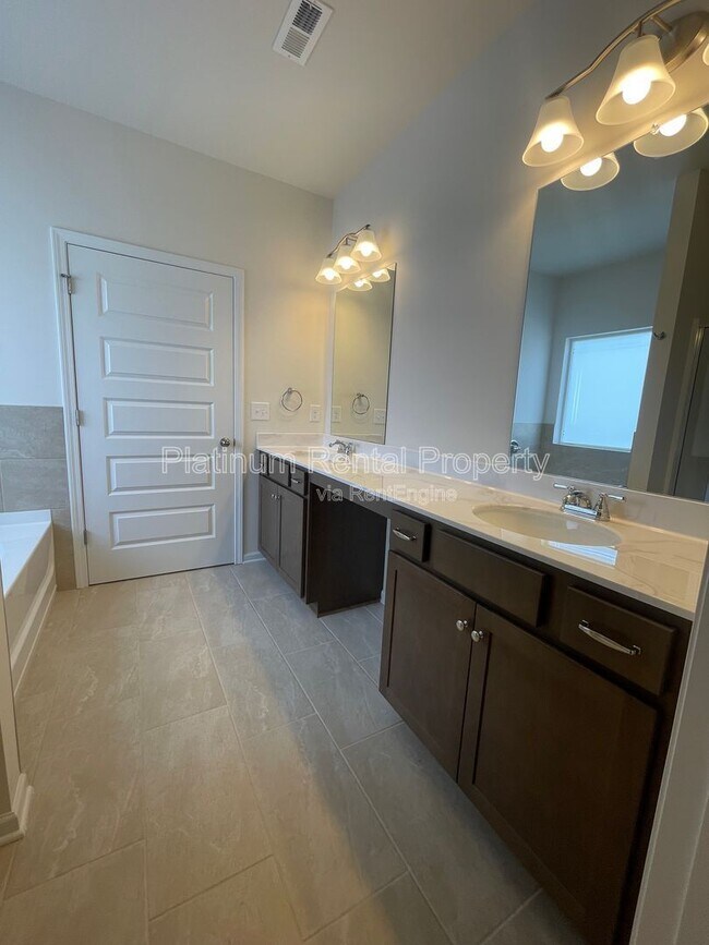 Building Photo - 32 Thedford Dr