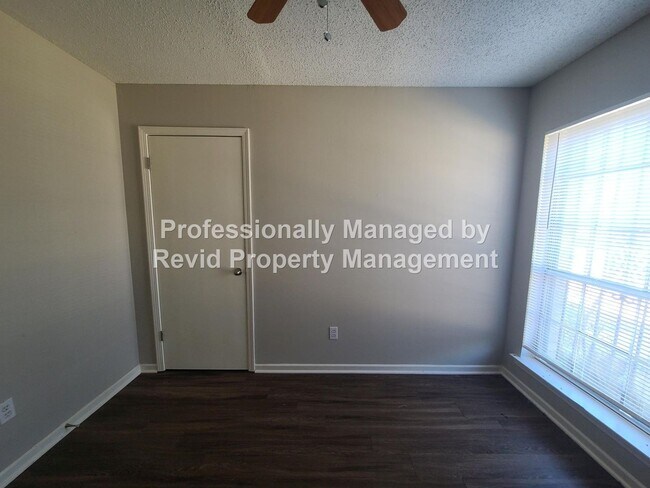Building Photo - 5157 Blacksmith Dr