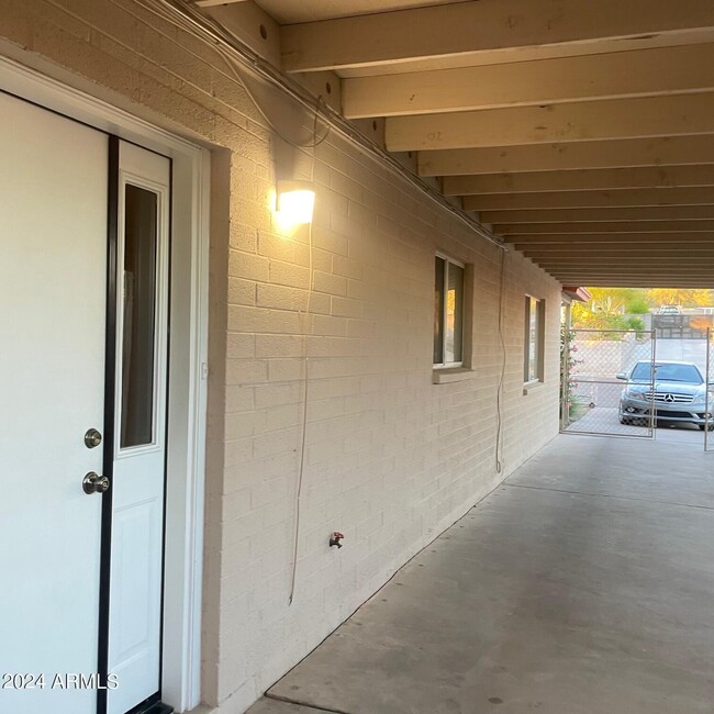 Building Photo - 11222 N 15th Ln