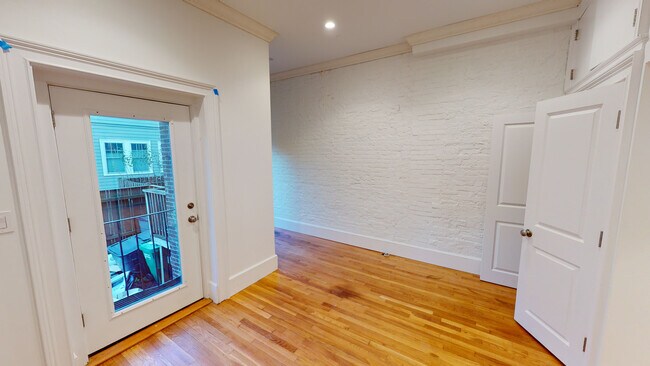 Building Photo - 60 Kirkland St