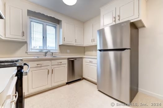 Building Photo - 54 Oak St