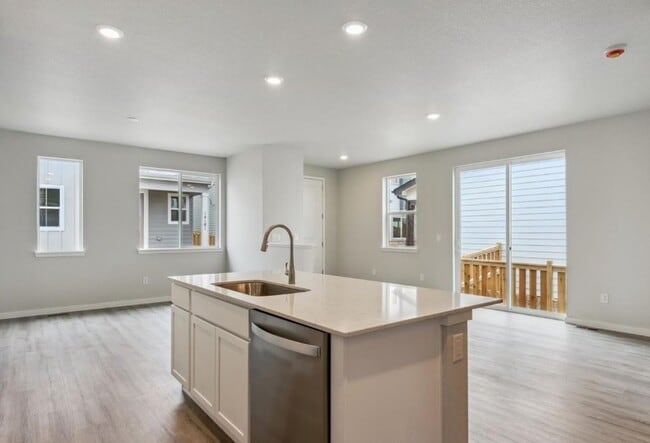 Building Photo - Alder Creek Duplex - 3bd 2.5ba 2,705sq.ft. Built in 2025