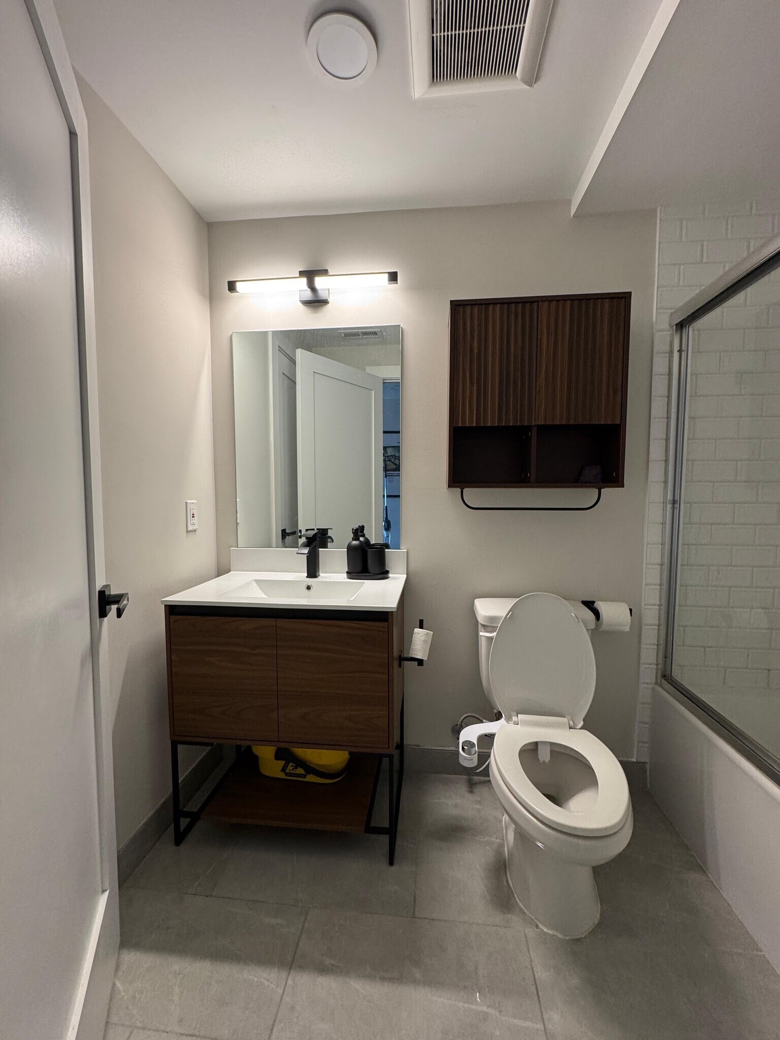 Building Photo - 919 12th St NE