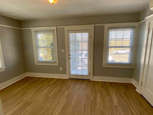 Building Photo - 2315-2317 State Street