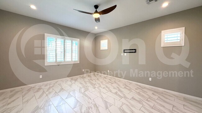 Building Photo - 5530 N 107th Ln