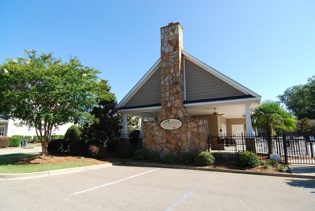Building Photo - 302 Hampton Forest Drive