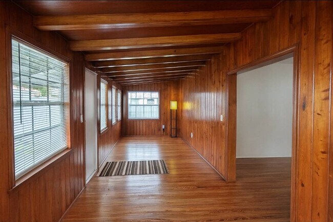 Building Photo - 3115 SW 25th Ter