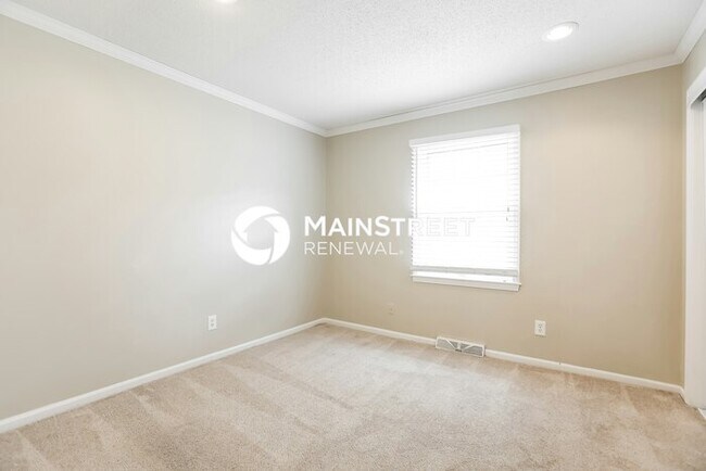 Building Photo - 3 Bedroom Pet-Friendly Home in Kansas City, MO with Main Street Renewal