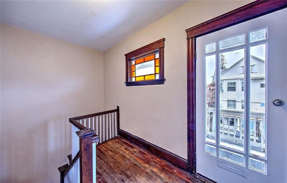 Building Photo - 80 Ontario St