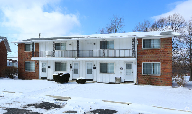 Building Photo - Devonshire Courts (921)