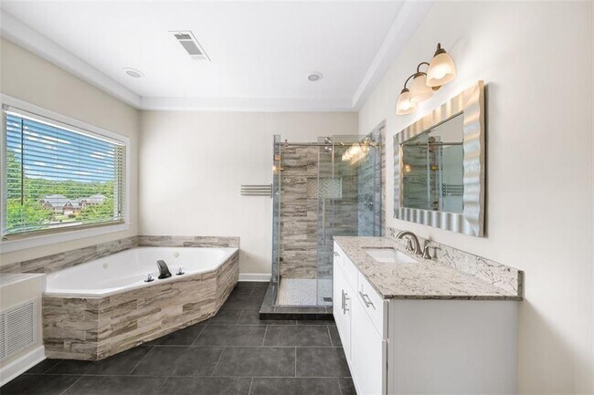 Building Photo - 1085 Arbor Creek Dr