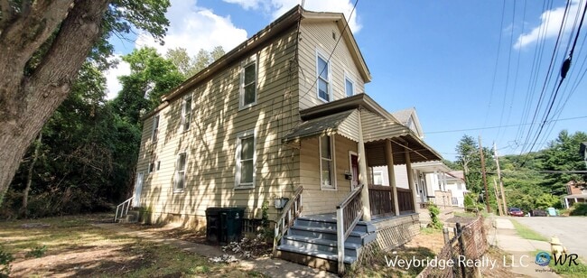 Building Photo - Charming 3BR / 1.5BA Home in Madisonville