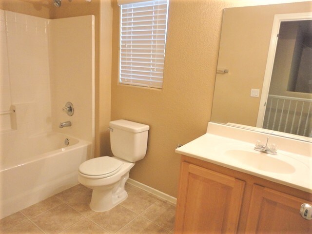 Building Photo - 3610 Canoe Camp Ct