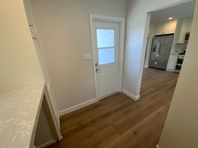 Building Photo - Adorable fully remodeled home on Ruhland with large yard
